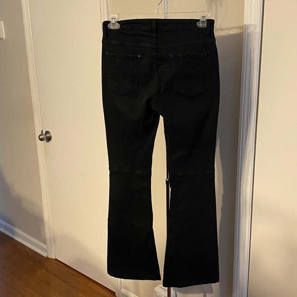 Alice + Olivia Jeans - Picture 3 of 5